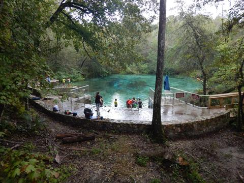 paddling Ichetucknee River, kayak, canoe