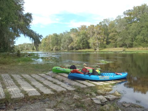 paddling Santa Fe River, River Rise to High Springs, kayak, canoe