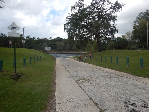 paddling Suwannee River, Ivey Park Branford