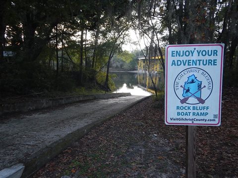 paddling Suwannee River, Rock Bluff