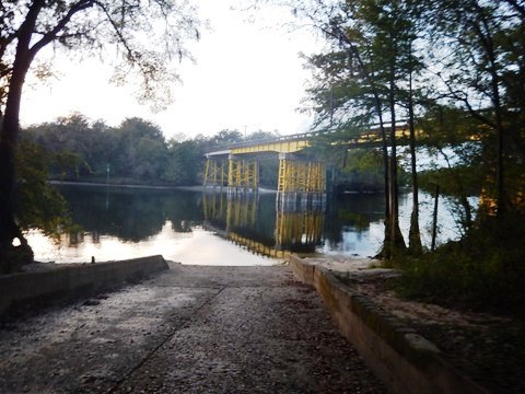 paddling Suwannee River, Rock Bluff