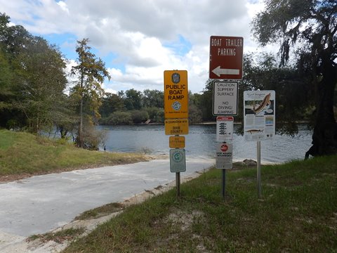 paddling Suwannee River, Gornto Spring Boat Ramp