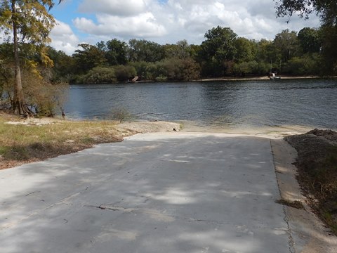 paddling Suwannee River, Gornto Spring Boat Ramp